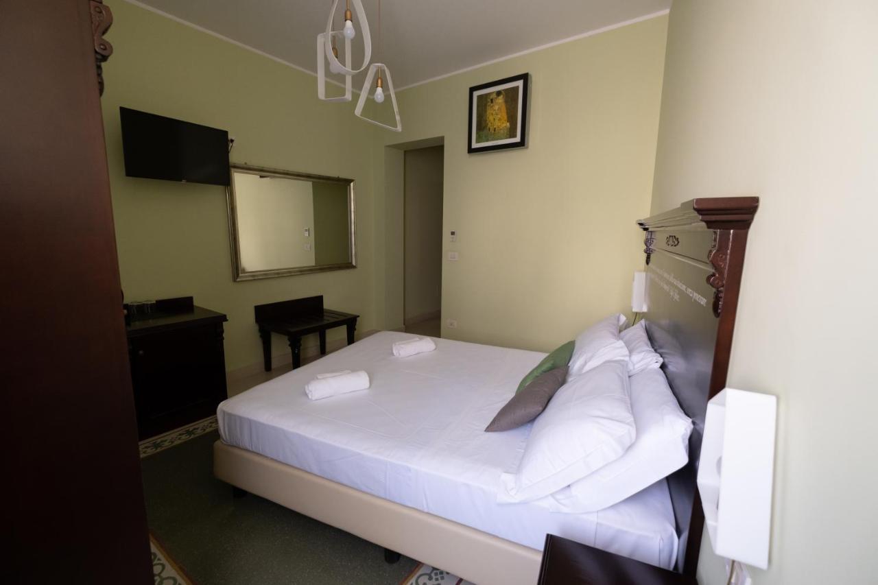 Hotel Borgo Di Ciaula Санта-Флавія Екстер'єр фото